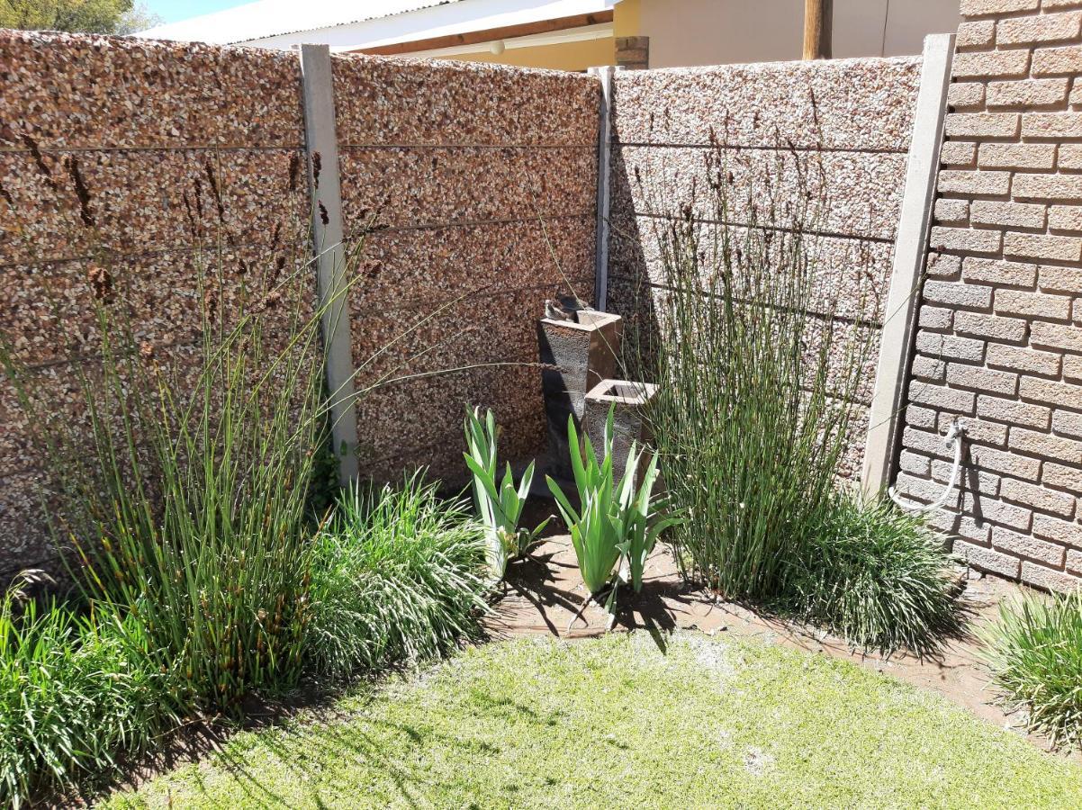 Apartamento En Route Beaufort West Exterior foto